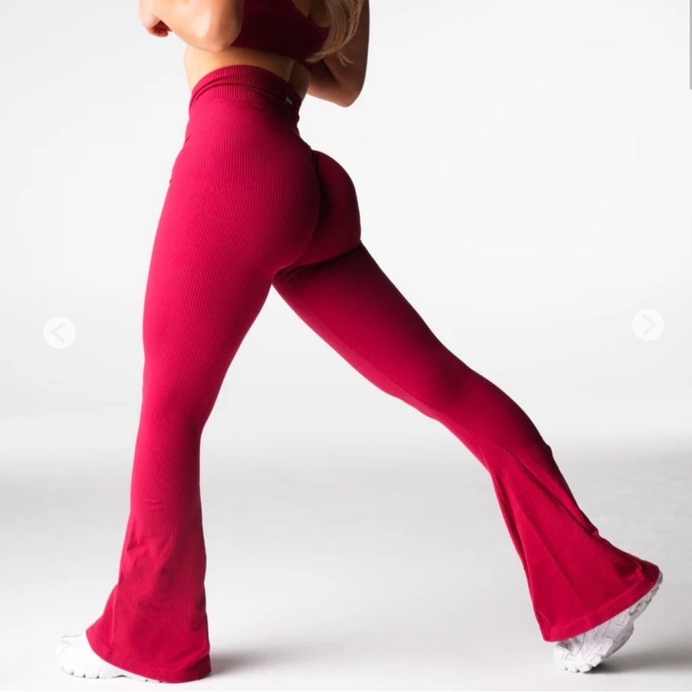 🆕NVGTN - Harmony Ribbed Seamless Flare Leggings